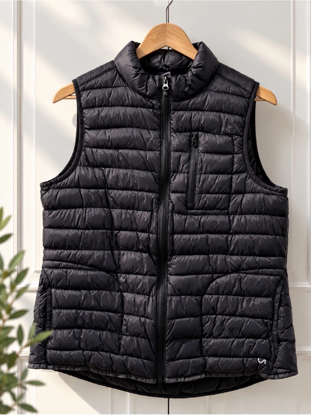 GAP FIT Women's Black Quilted Puffer Vest size L black